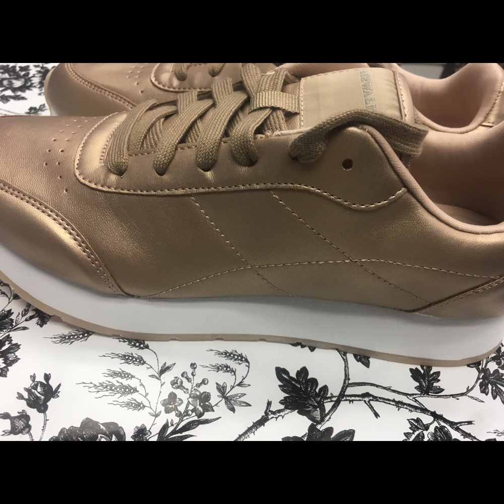 Air Walk Sneakers Size 9M